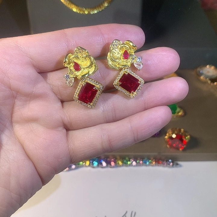 非金属86耳钉。