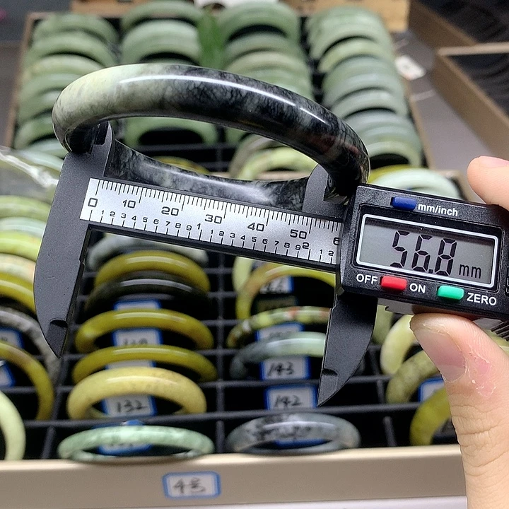蛇纹石玉未镶嵌手镯142