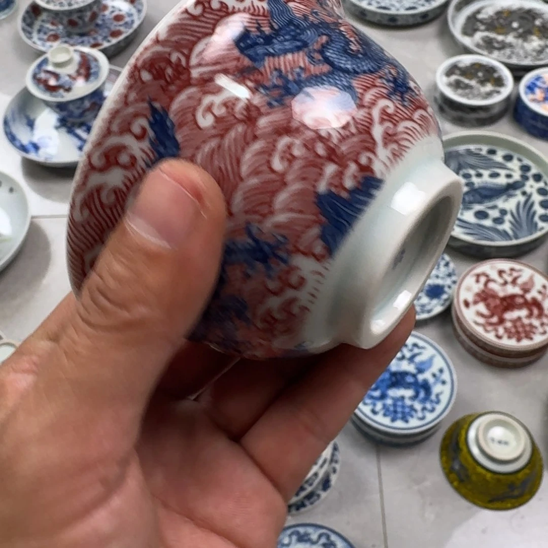 摆件釉里红海水龙大压手