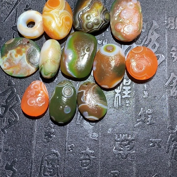 石英质玉颈饰未镶嵌我****过