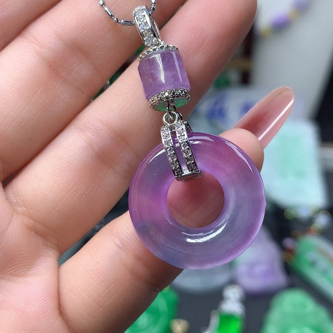 翡翠颈饰未镶嵌翡翠