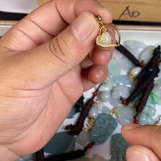 和田玉未镶嵌颈饰天然