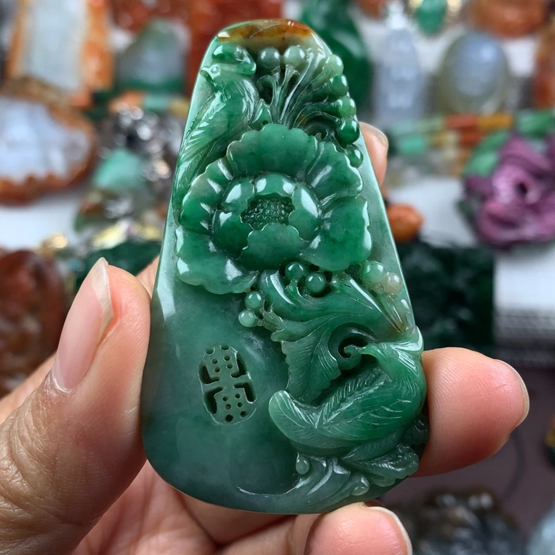 翡翠未镶嵌颈饰挂件