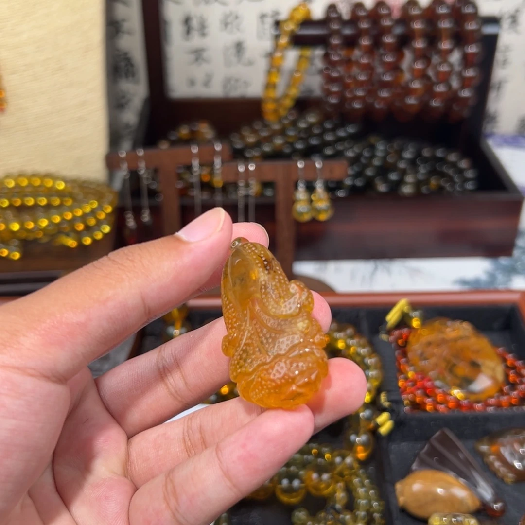 未镶嵌颈饰琥珀Z****壮白菜