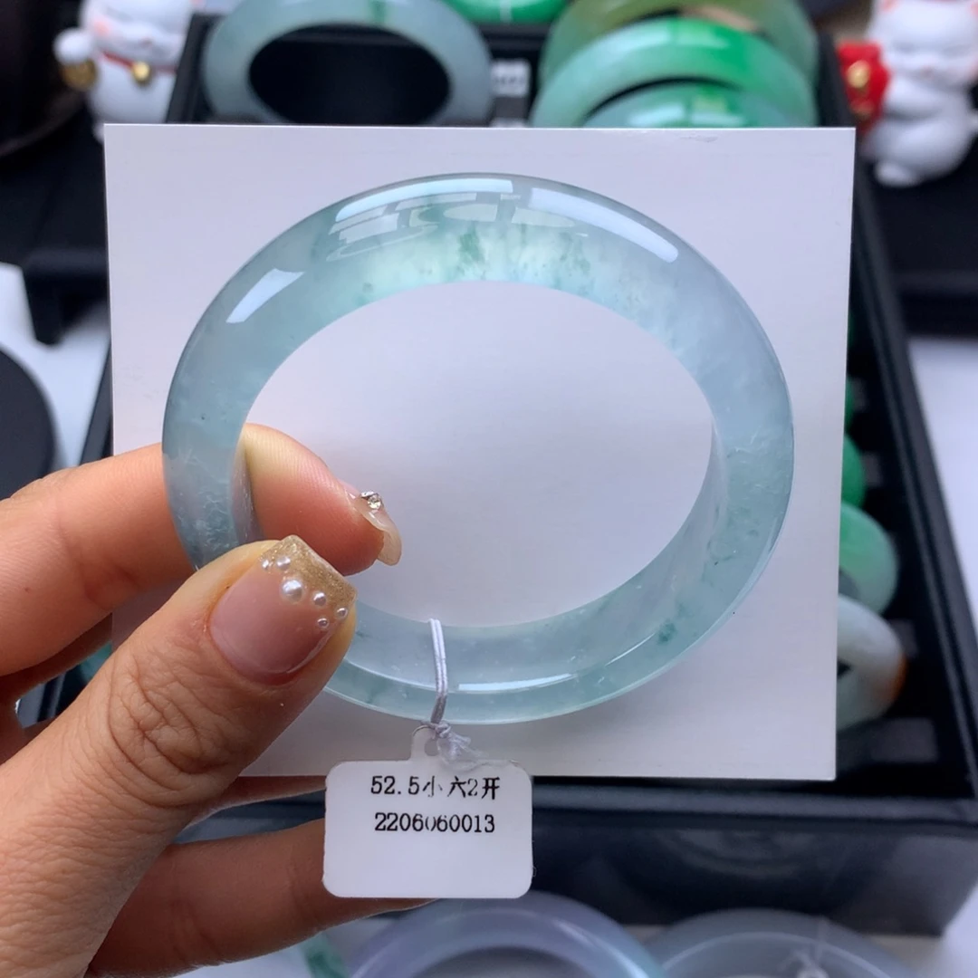 翡翠手镯未镶嵌52-53冰蓝飘花正圈泥鳅背