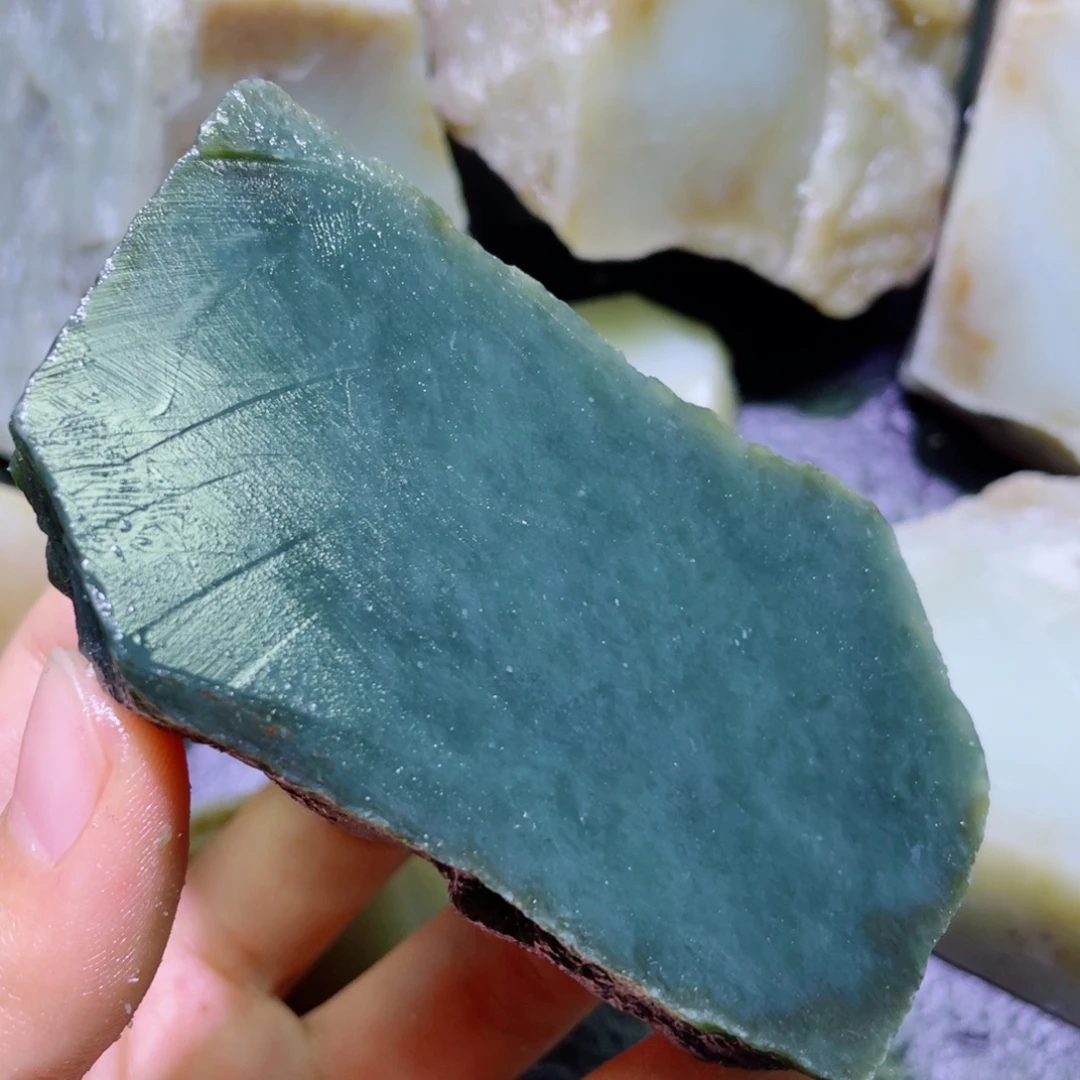 和田玉未镶嵌珠宝半成品