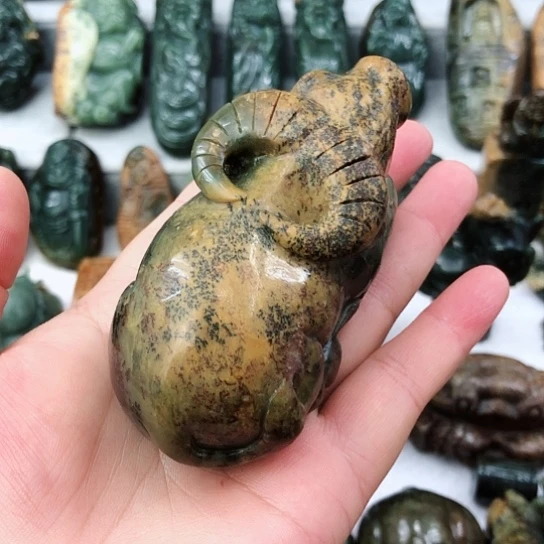 岫岩河磨玉（透闪石质玉）未镶嵌把件
