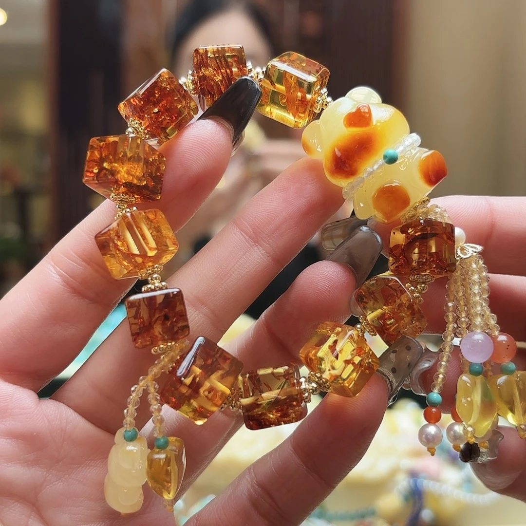 琥珀颈饰未镶嵌琥珀