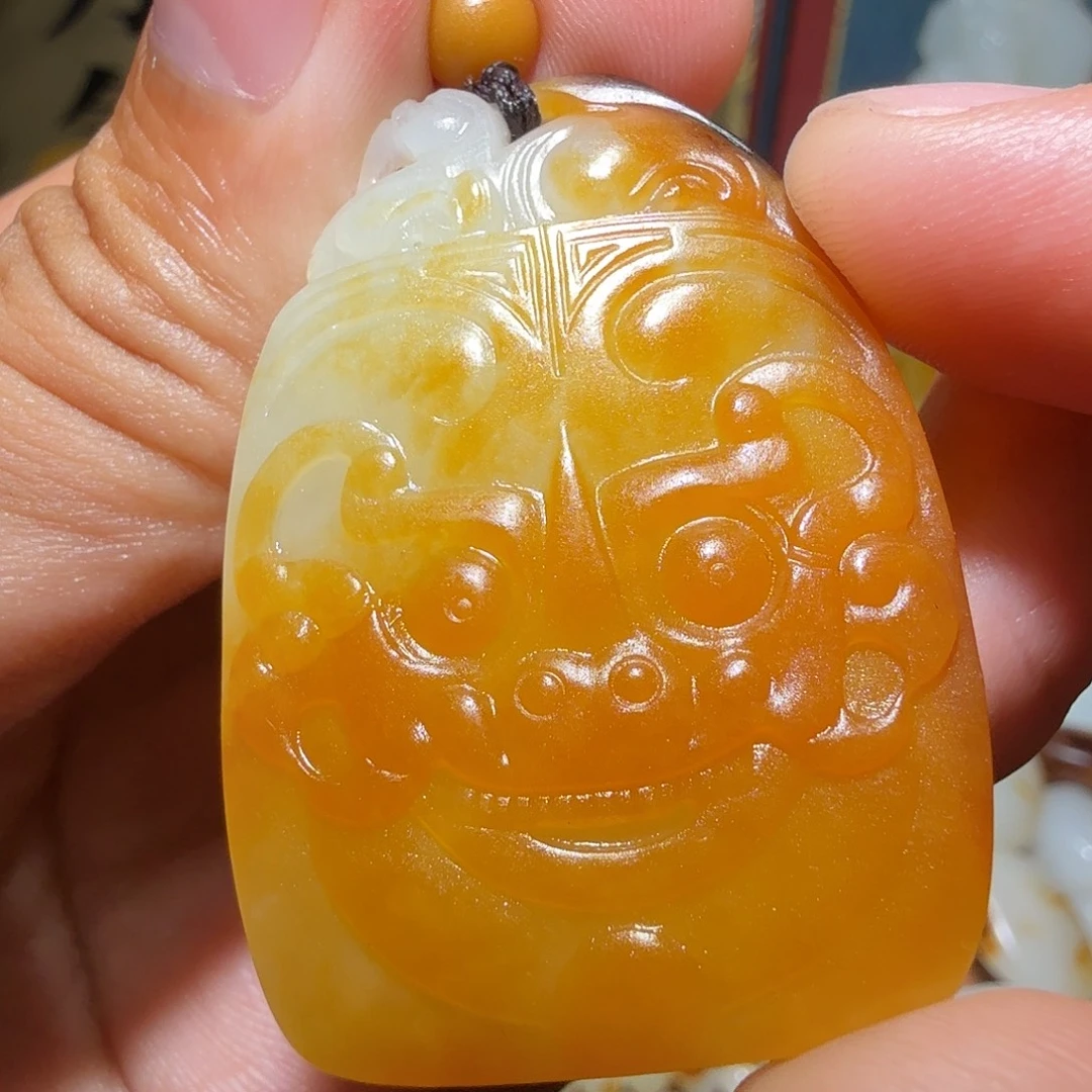 王***辉和田玉未镶嵌颈饰