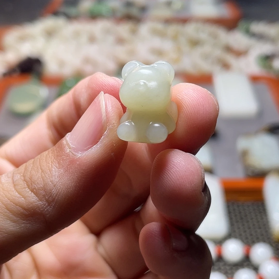 定制和田玉挂件未镶嵌