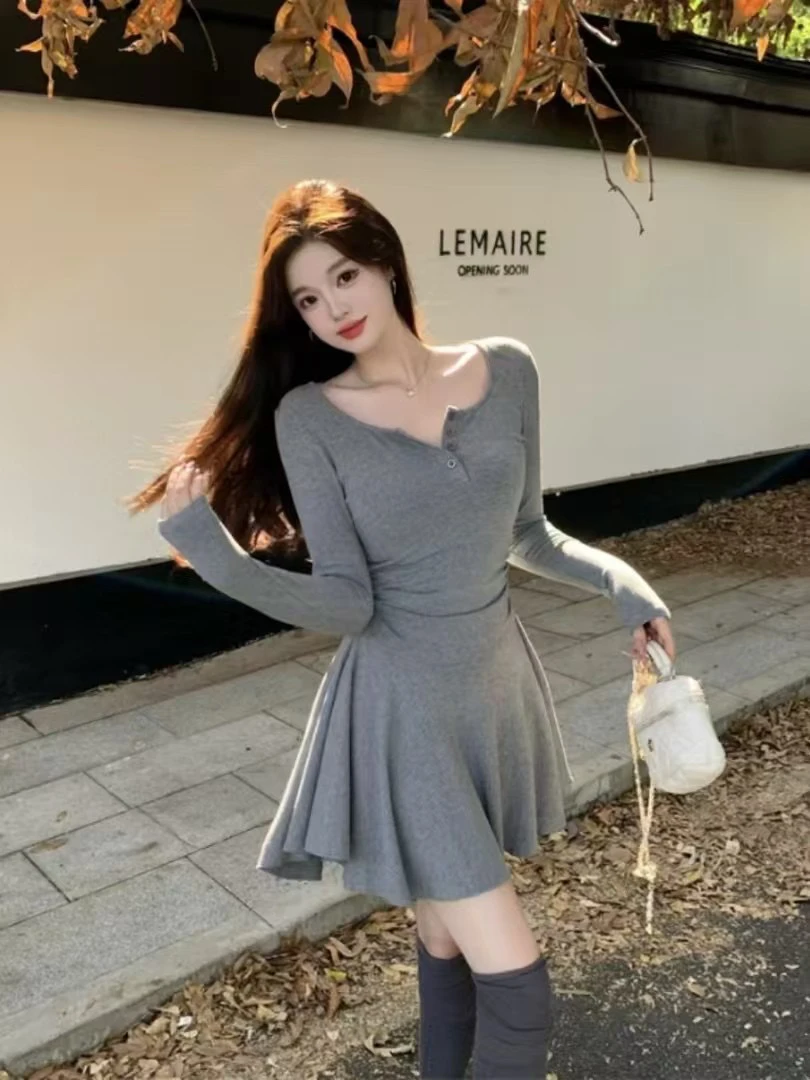 纯欲芭蕾风收腰褶皱连衣裙女春季新款简约显瘦A字短裙子