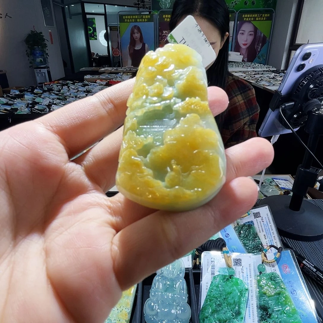 颈饰未镶嵌翡翠一