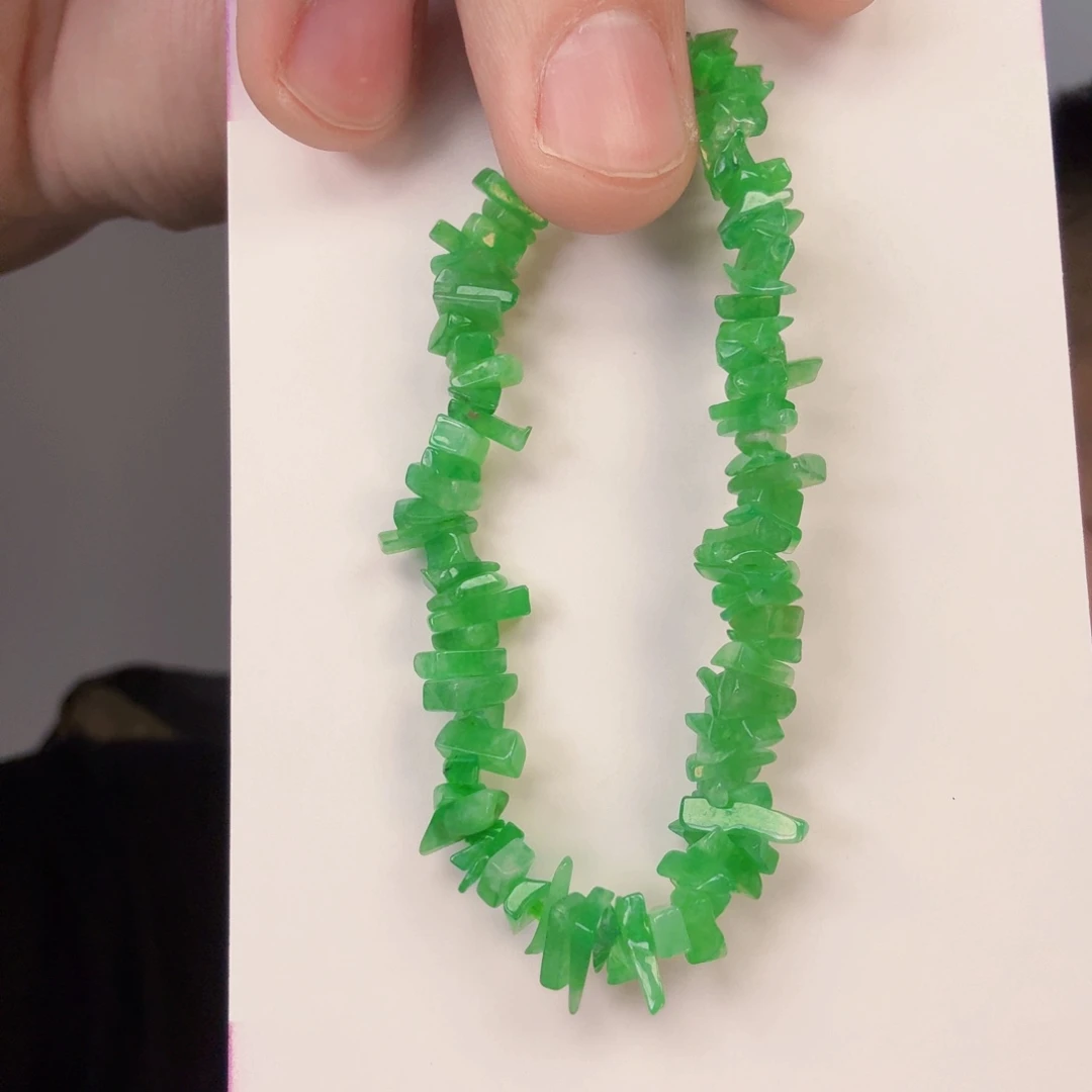 翡翠颈饰未镶嵌一件