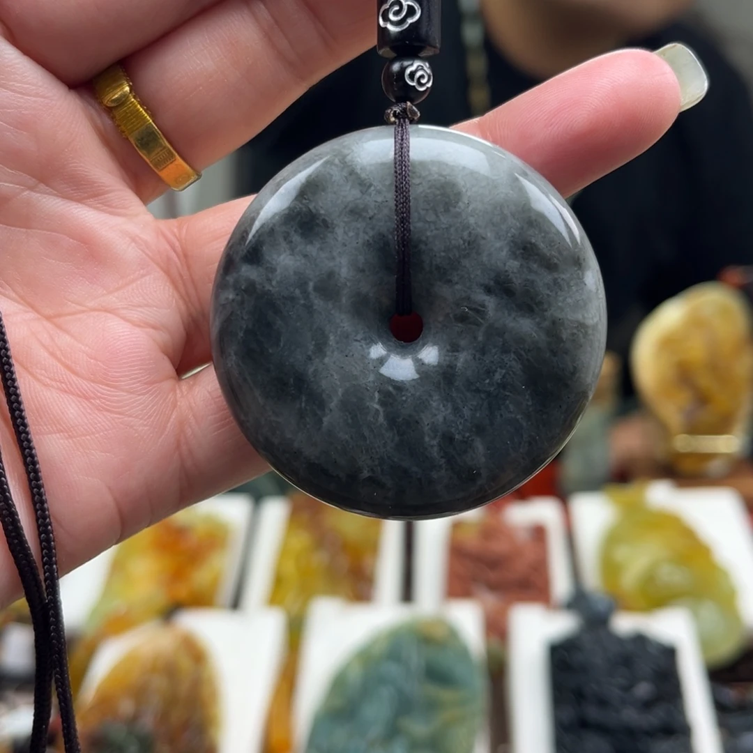 蛇纹石玉合金颈饰挂件