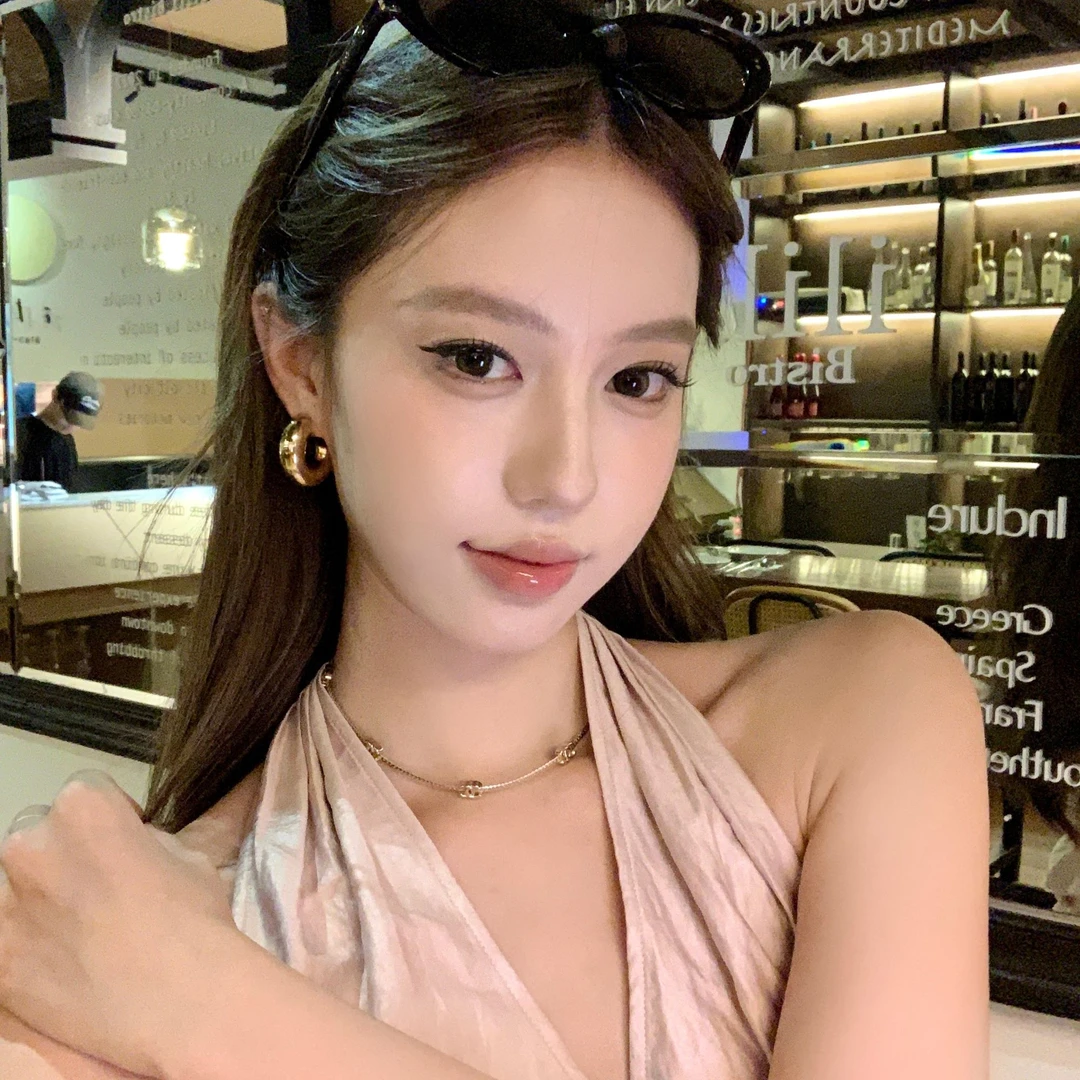 合金耳饰 高级感金属c形素圈耳环日常百搭通勤气质金色耳钉耳扣