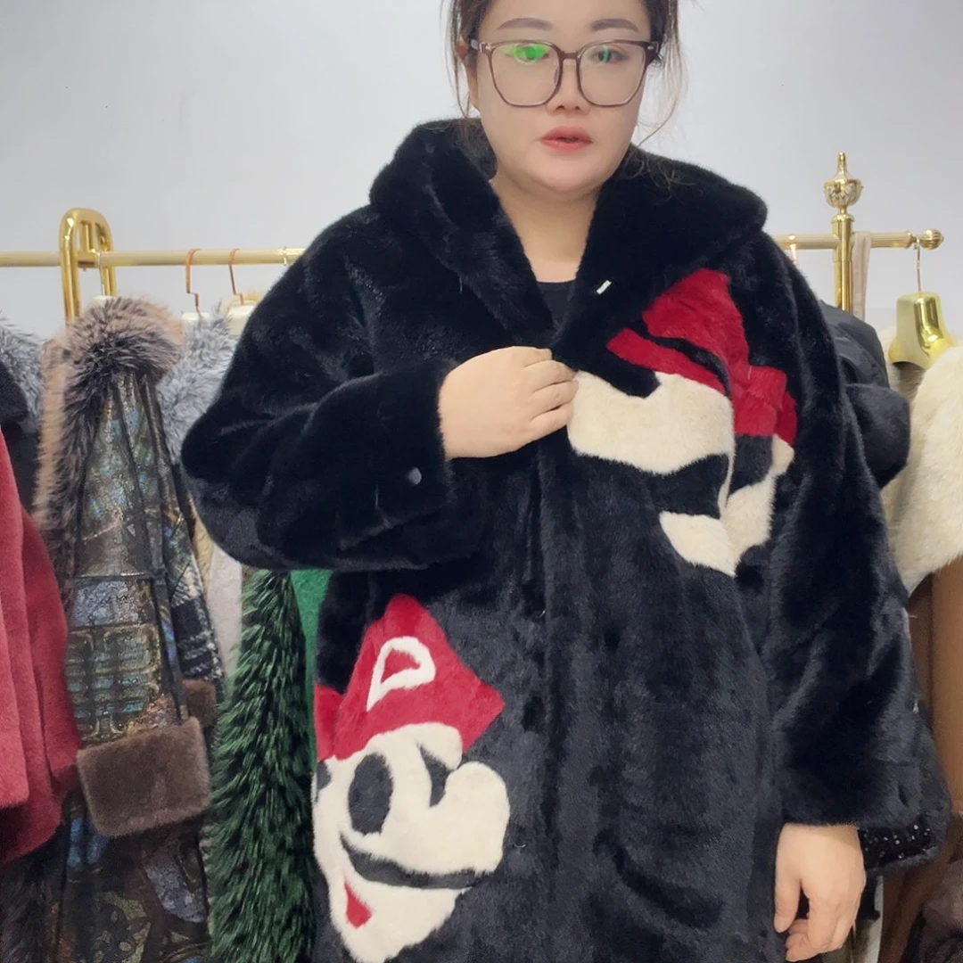 大码加短毛针织外套的我
