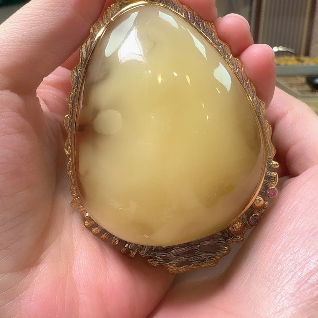 琥珀未镶嵌颈饰吊坠