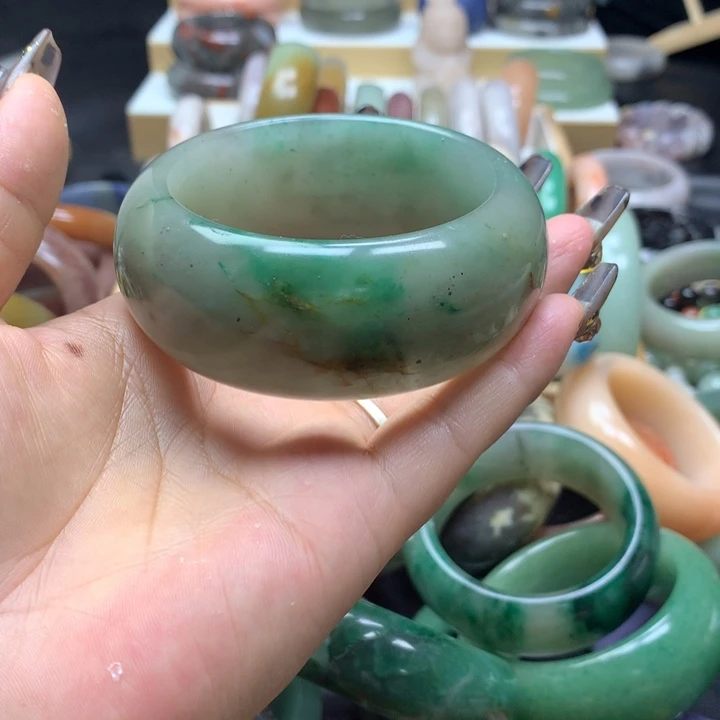 未镶嵌手镯石英质玉雁*