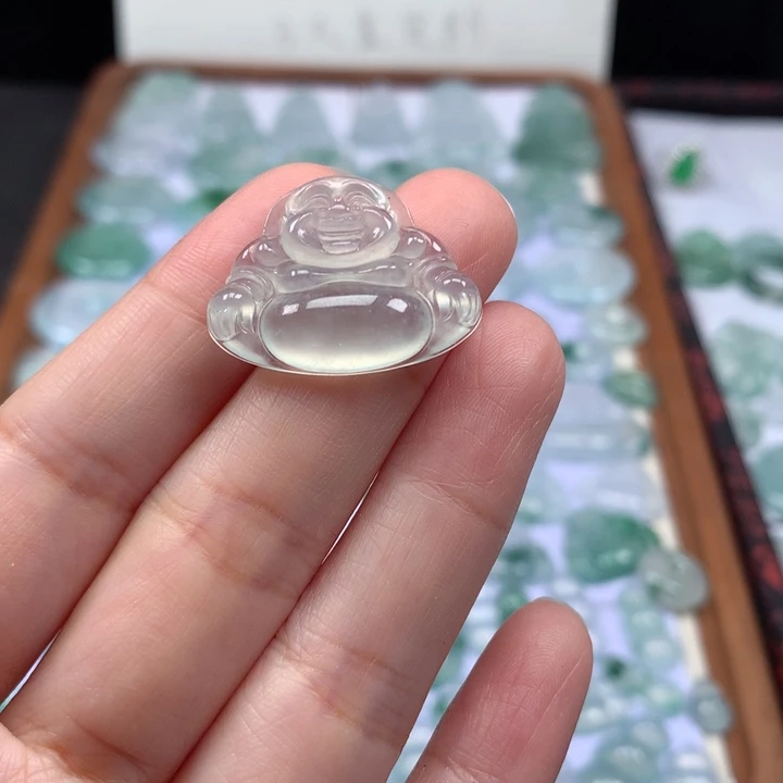 颈饰未镶嵌翡翠冰种佛公