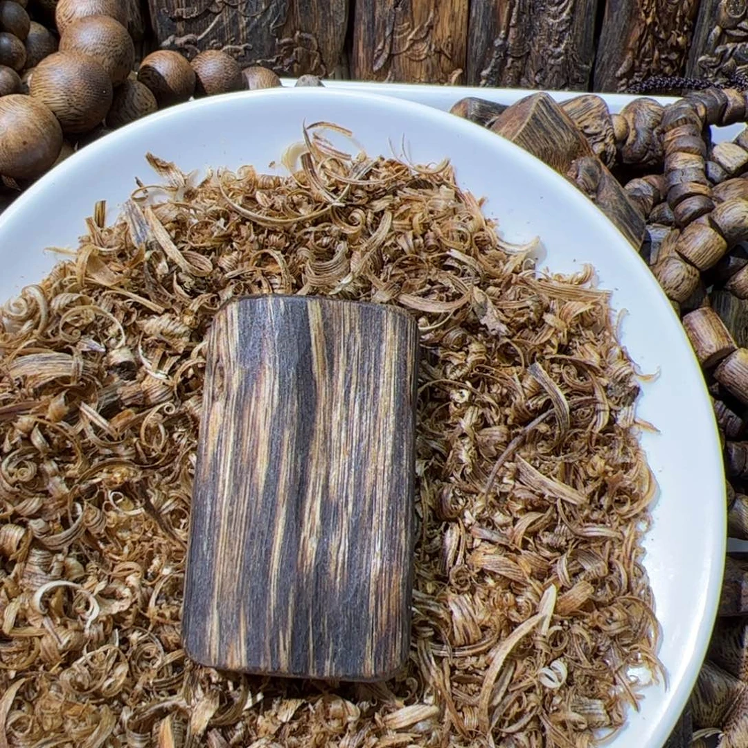 沉香沉香碎屑白棋素牌11.9克