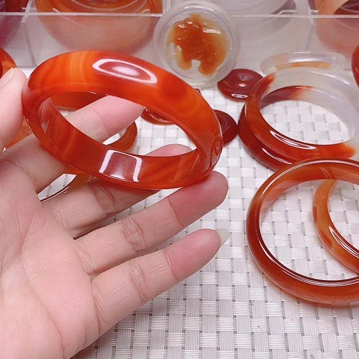 玛瑙/玉髓手镯未镶嵌