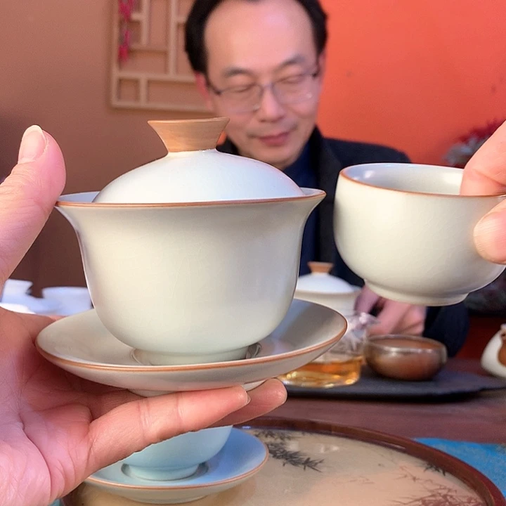 米黄汝窑开片盖碗.+杯