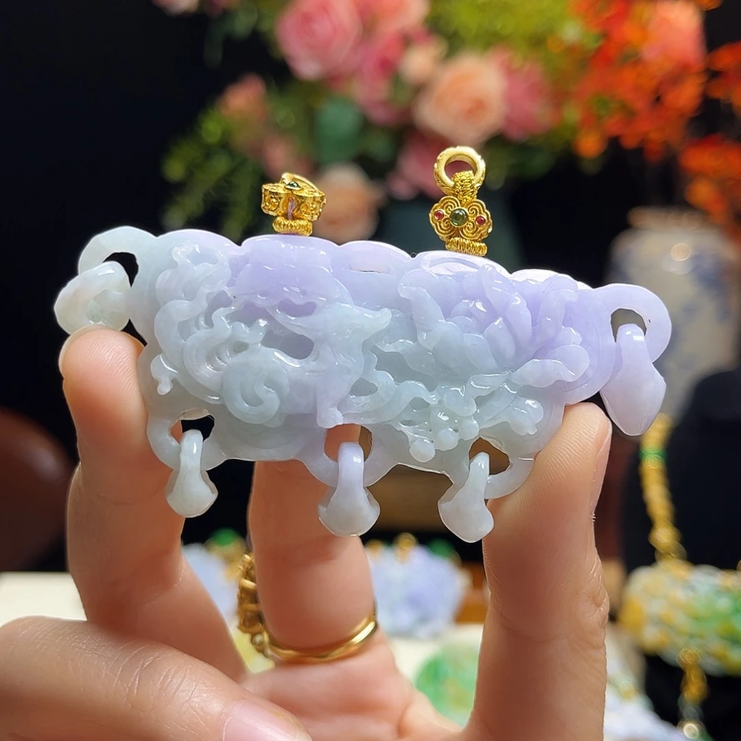 翡翠颈饰未镶嵌九尾