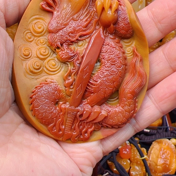 石英质玉（黄龙玉）合金颈饰