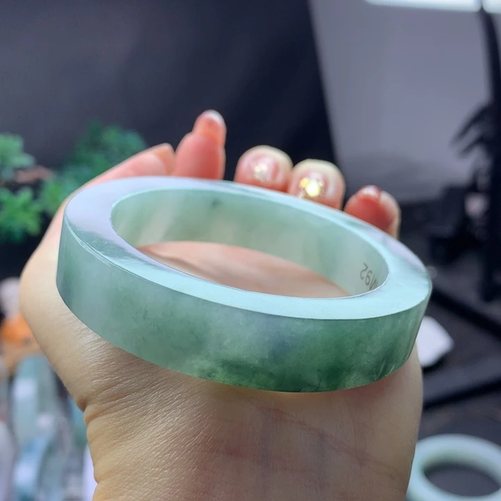 定制翡翠未镶嵌嫣然一笑