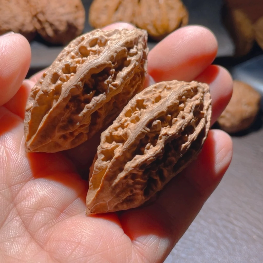 【闪购商品】文玩核桃把件东北楸子23