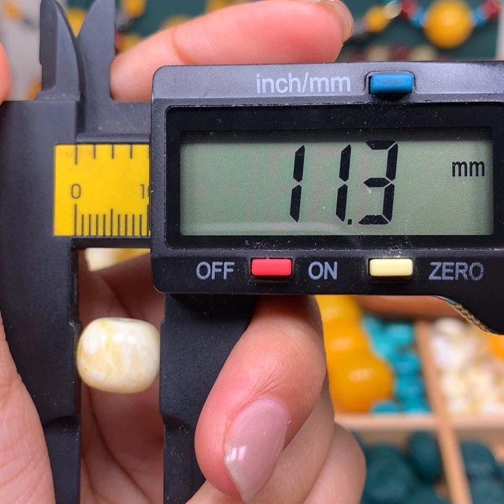 非金属仿琥珀配饰50