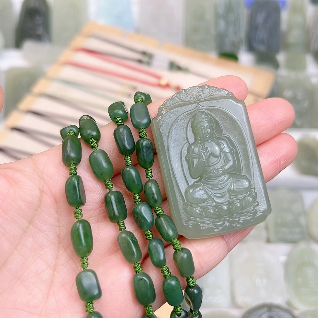 颈饰未镶嵌和田玉毅*