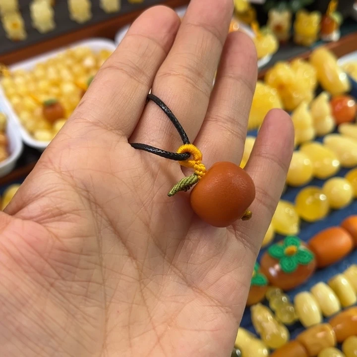 琥珀未镶嵌裸石老蜡橘皮墩