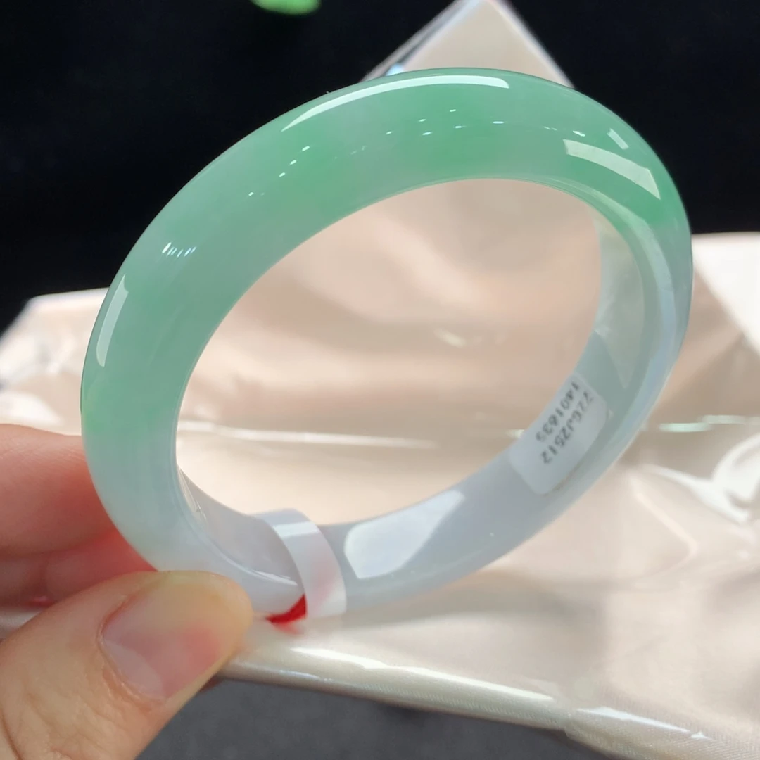 翡翠未镶嵌手镯1635