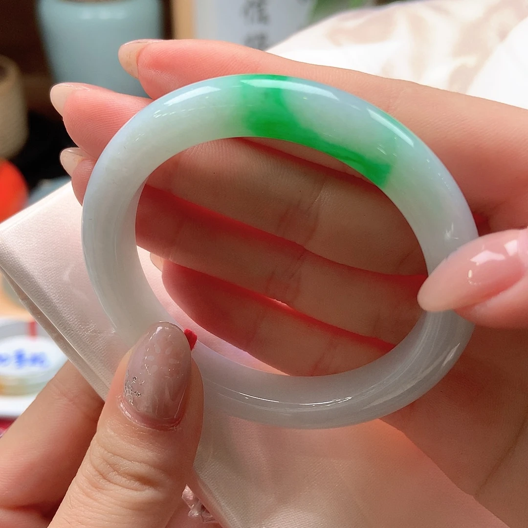 翡翠未镶嵌手镯飘阳绿白底青77号