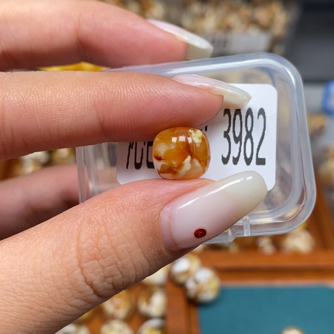猴头核桃吊坠沁色圆珠老型3982