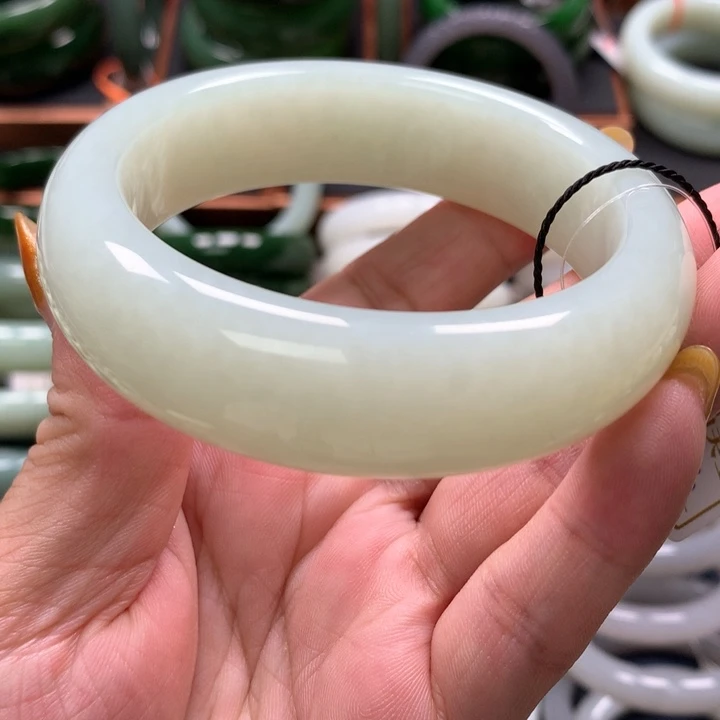 【闪购商品】未镶嵌手镯和田玉