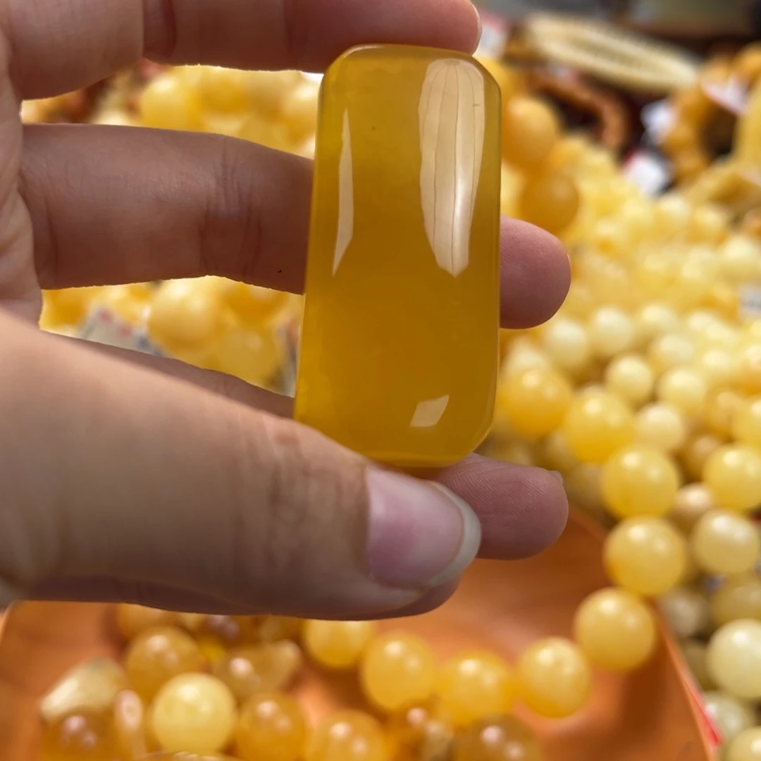 未镶嵌琥珀珠宝奇石