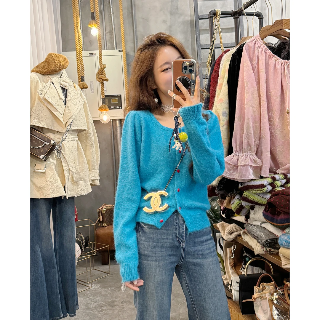 S5010301素拉那里 定制款韩系复古甜美泡泡袖爱心扣羊毛开衫毛衣