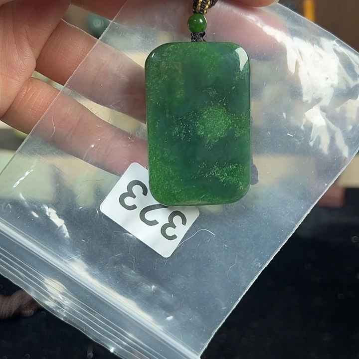 用***1和田玉未镶嵌颈饰