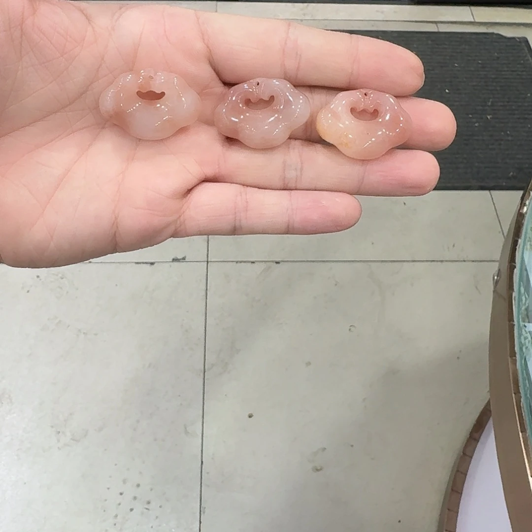 石英岩玉未镶嵌颈饰桃花酿祥云锁吊坠多样性发其一