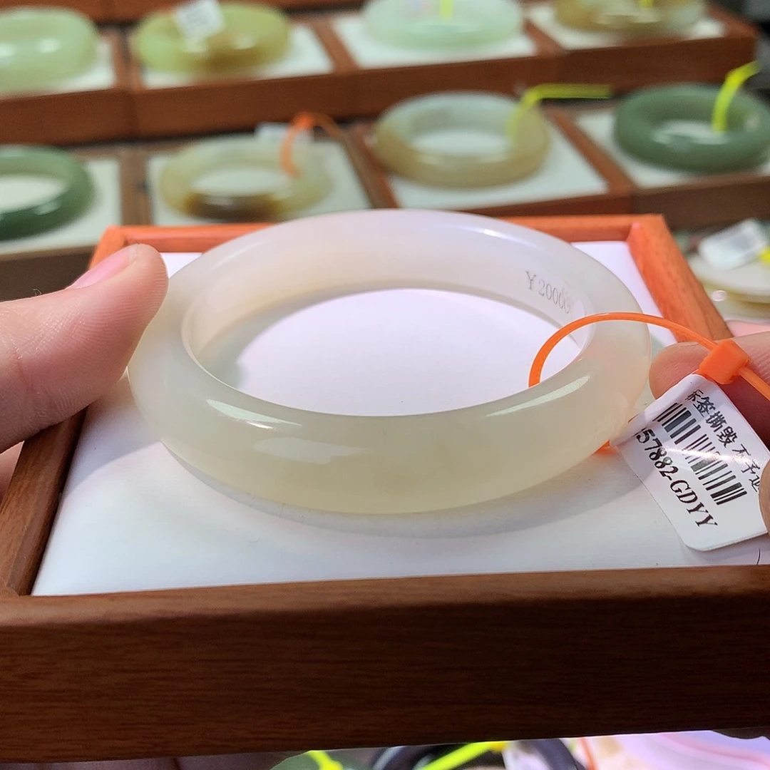 和田玉未镶嵌手镯26 淡冰粉55