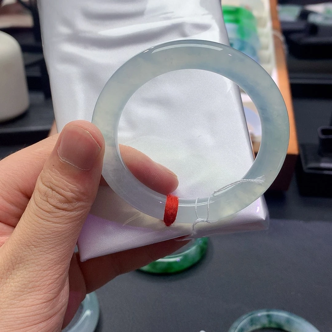 翡翠未镶嵌手镯冰润蓝调