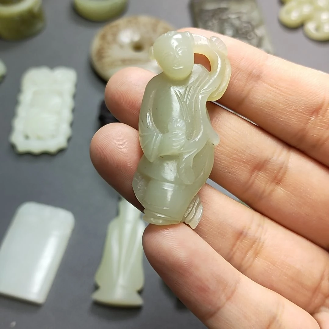 和田玉未镶嵌颈饰