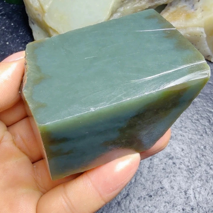 和田玉（糖玉）未镶嵌珠宝奇石