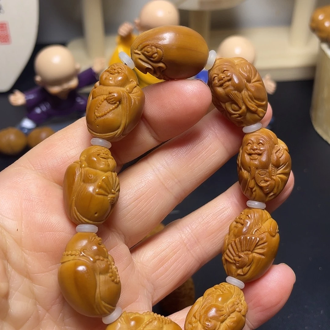 手串橄榄核qerttuuiii