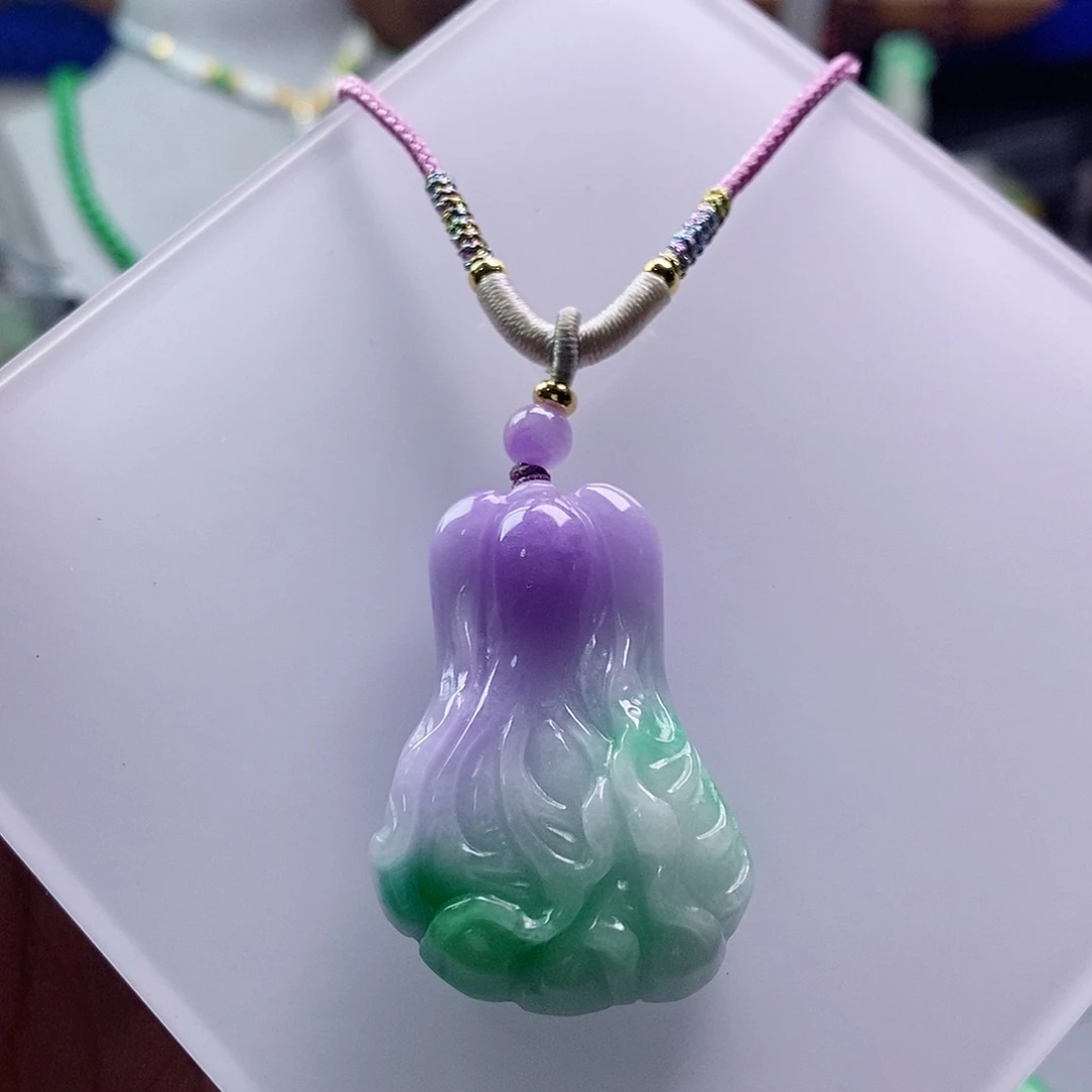 翡翠未镶嵌吊坠(赠链)