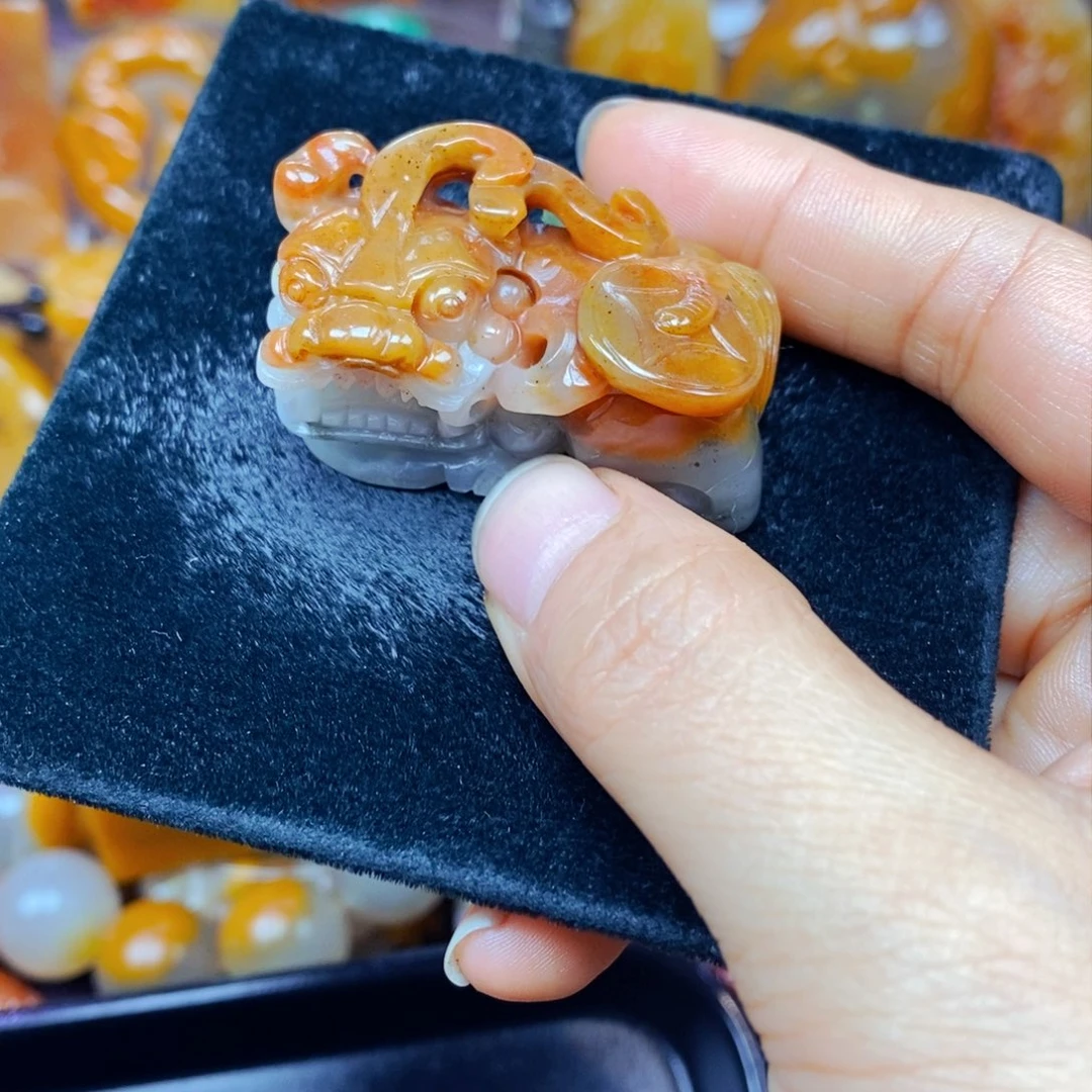 未镶嵌石英质玉（黄龙玉）吊坠(不含链)