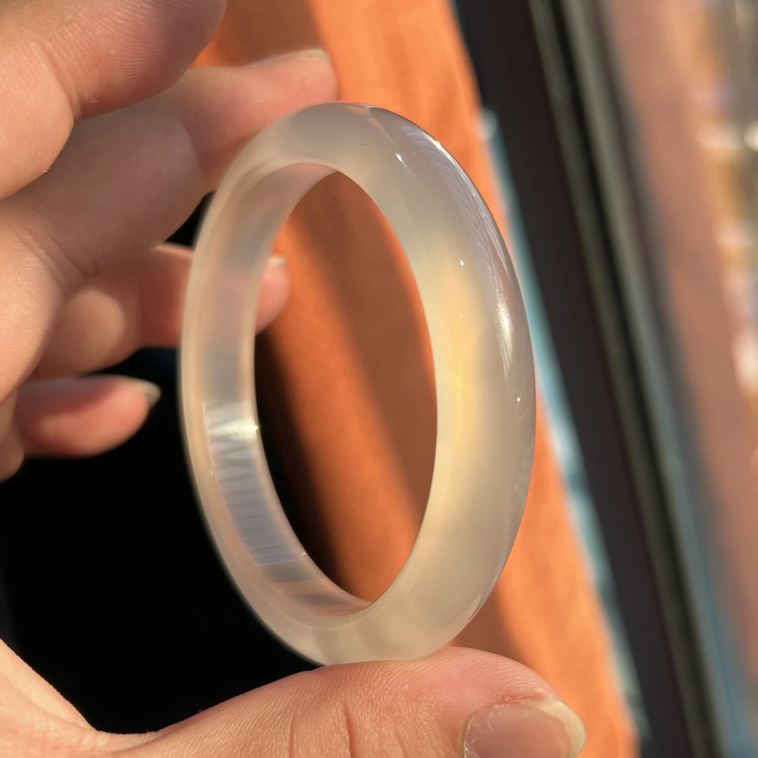 强荧光马料高货玉髓手镯多样性发其一- KT24101147