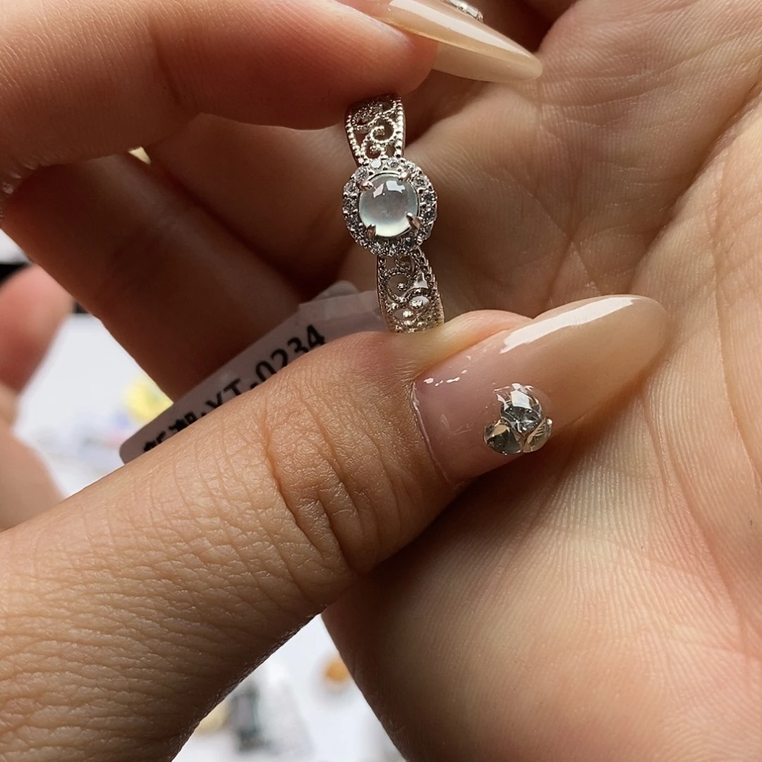 翡翠未镶嵌戒指翡翠